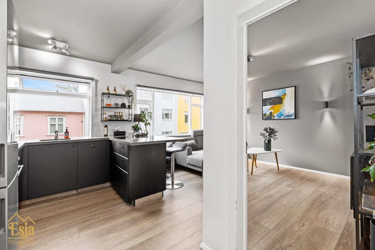 Brekkustígur 8, 101 Reykjavík
