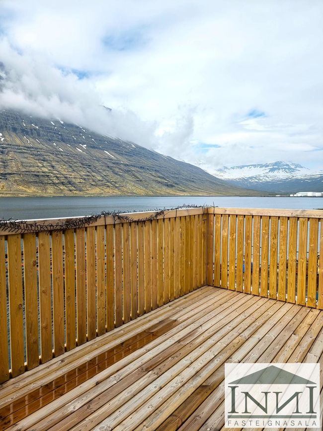 Strandgata 64, 735 Fjarða