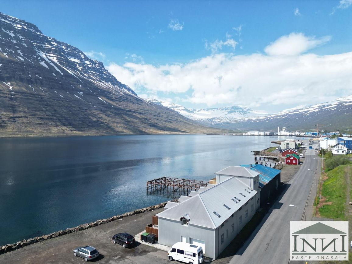 Strandgata 64, 735 Fjarða