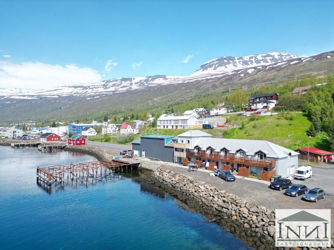 Strandgata 64, 735 Fjarða