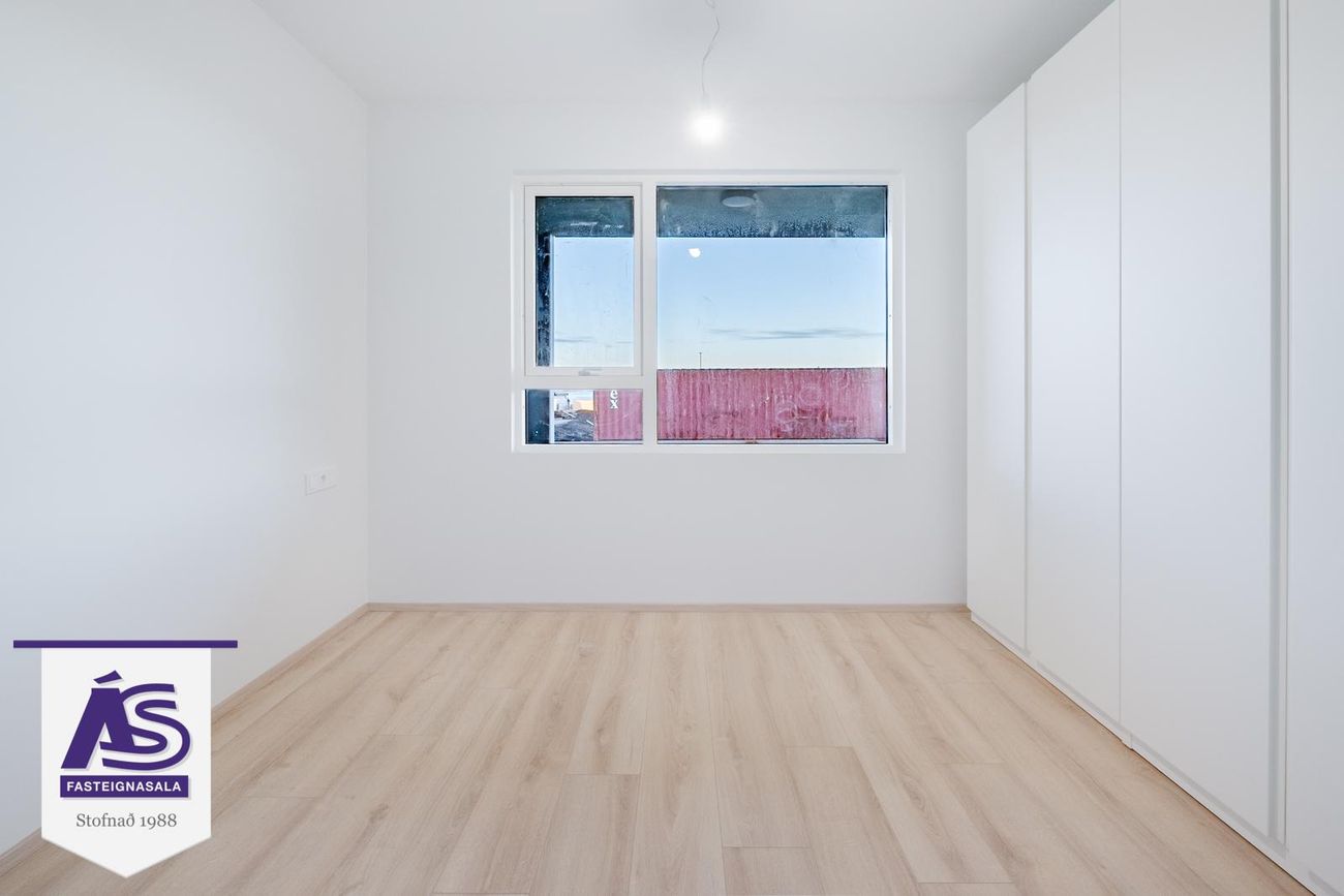 Ásvellir 1B - 0103, 301 Hval