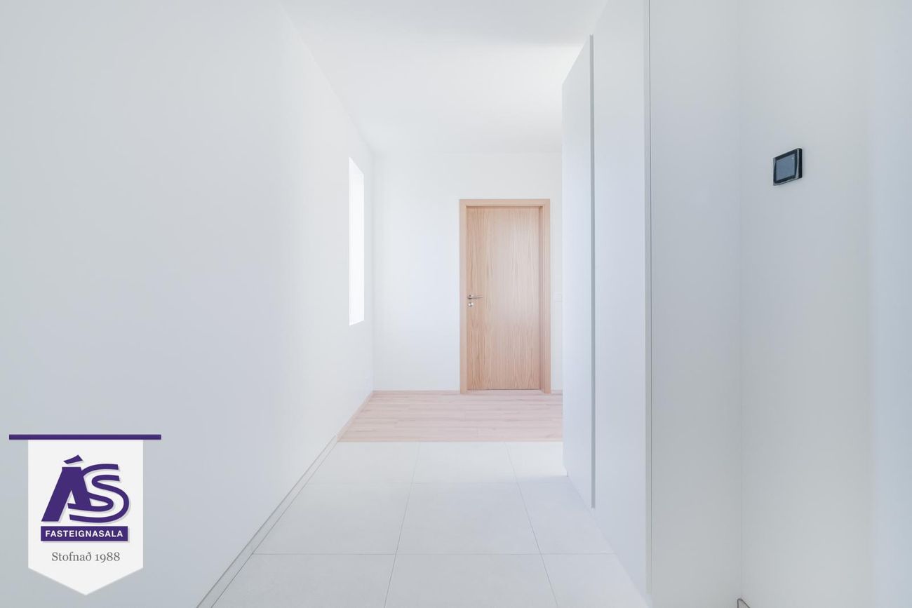 Ásvellir 1B - 0103, 301 Hval