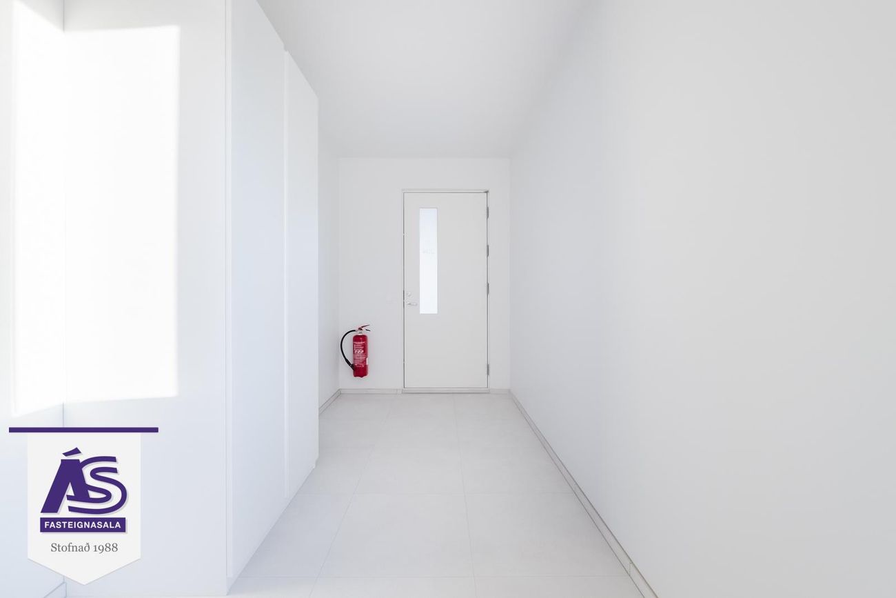 Ásvellir 1B - 0103, 301 Hval