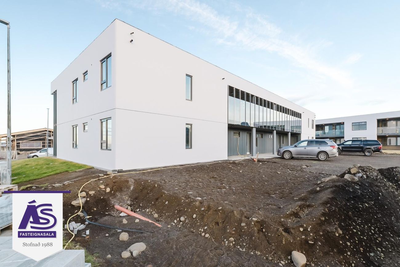 Ásvellir 1B - 0103, 301 Hval