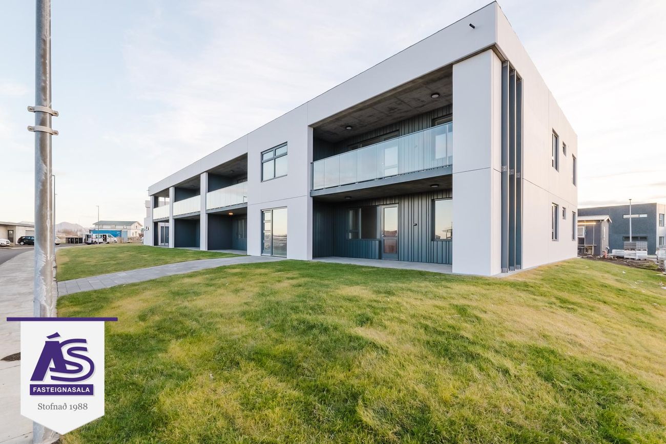 Ásvellir 1B - 0103, 301 Hval