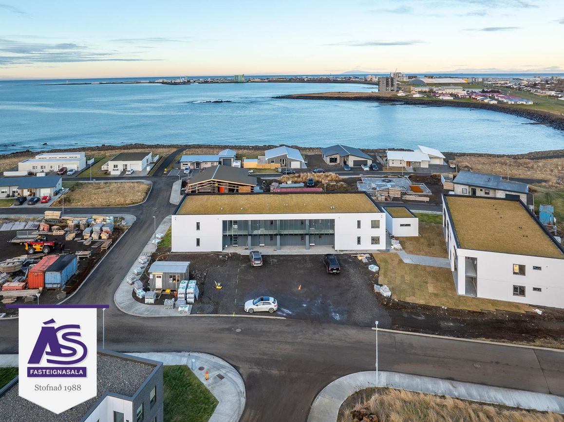 Ásvellir 1B - 0103, 301 Hval