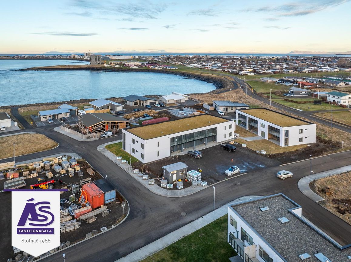 Ásvellir 1B - 0103, 301 Hval