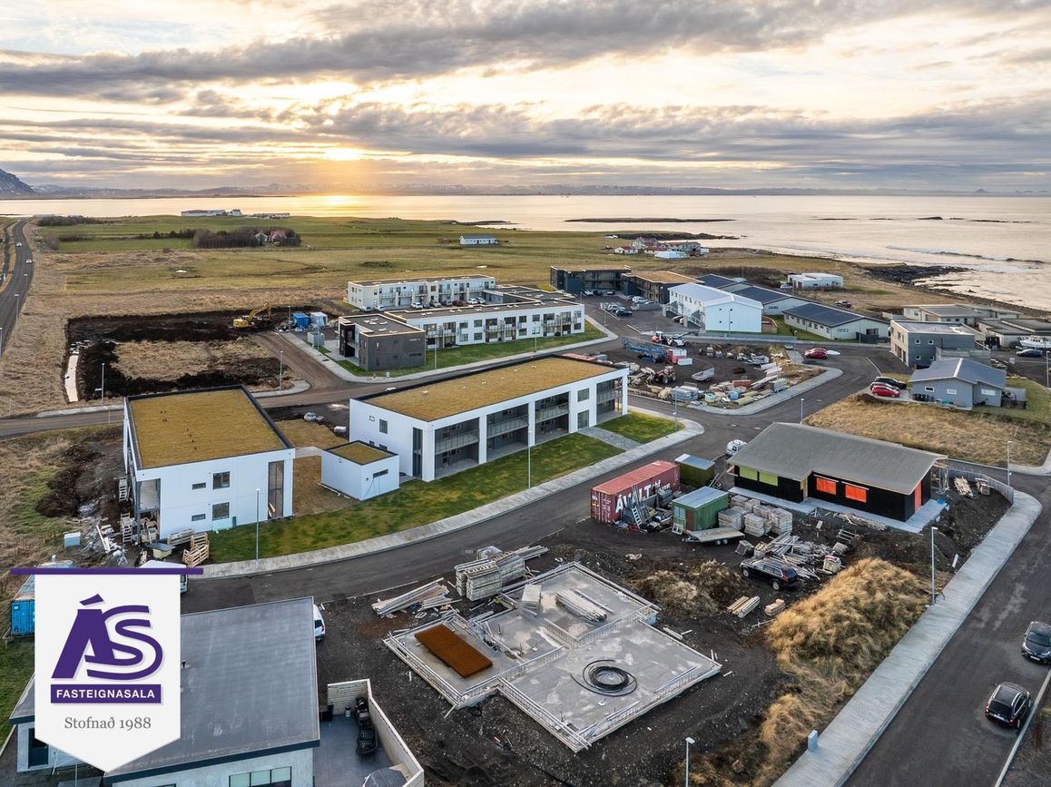 Ásvellir 1B - 0103, 301 Hval