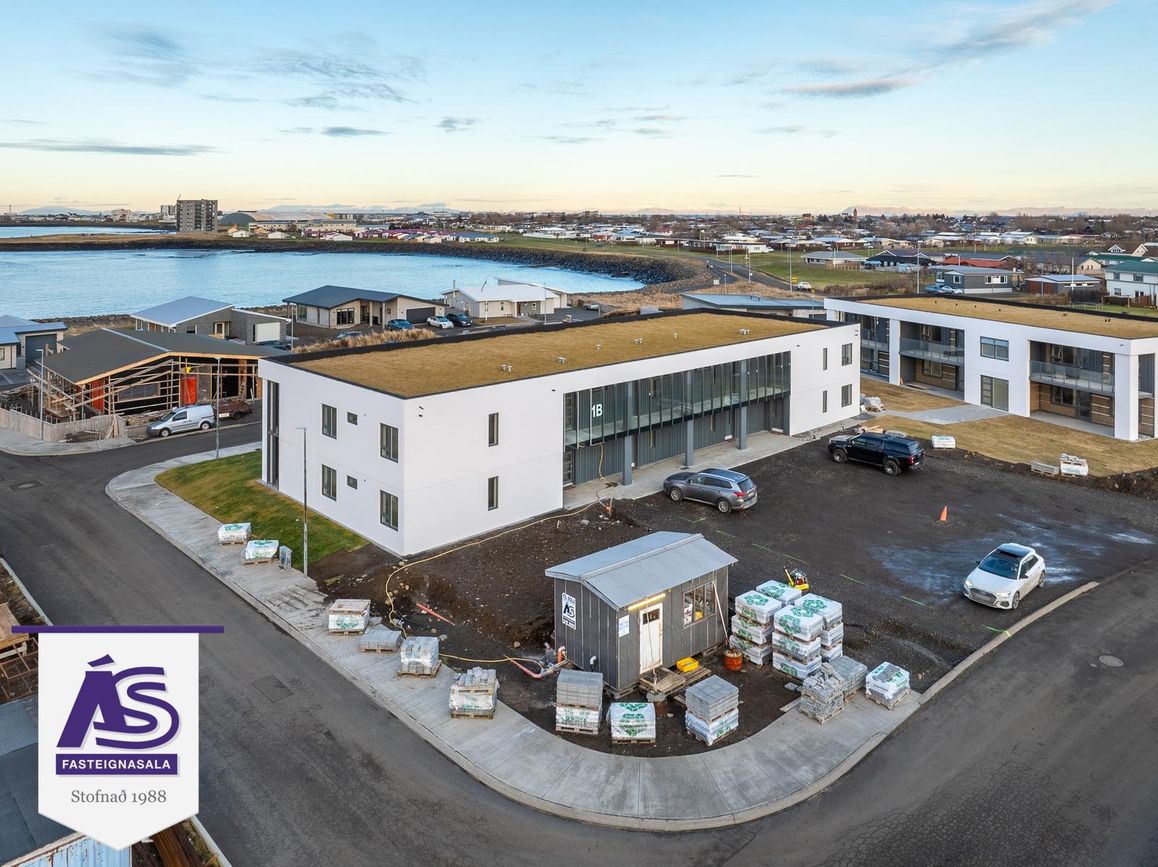 Ásvellir 1B - 0103, 301 Hval