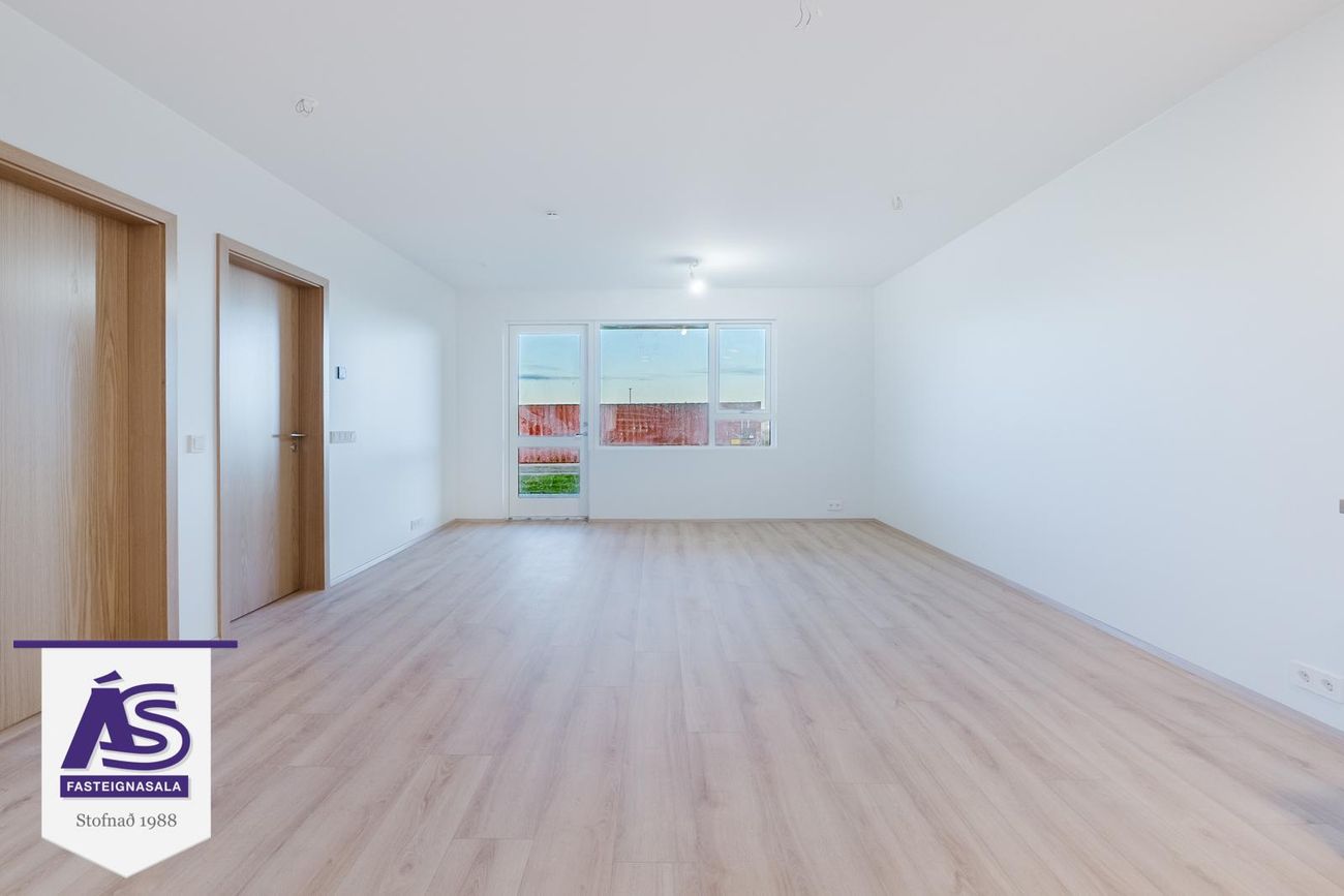 Ásvellir 1B - 0103, 301 Hval