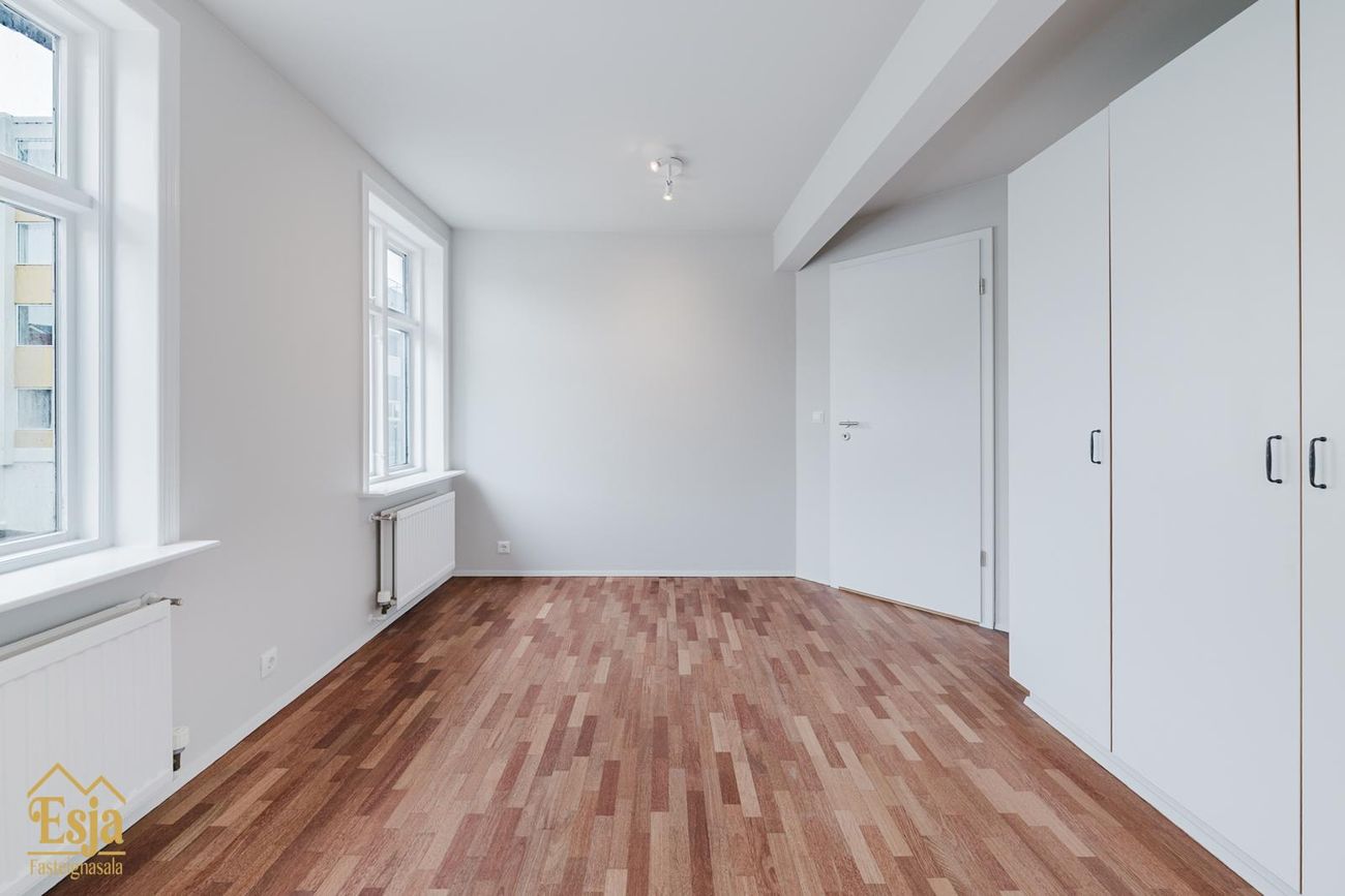 Hverfisgata 83, 101 Reykjavík