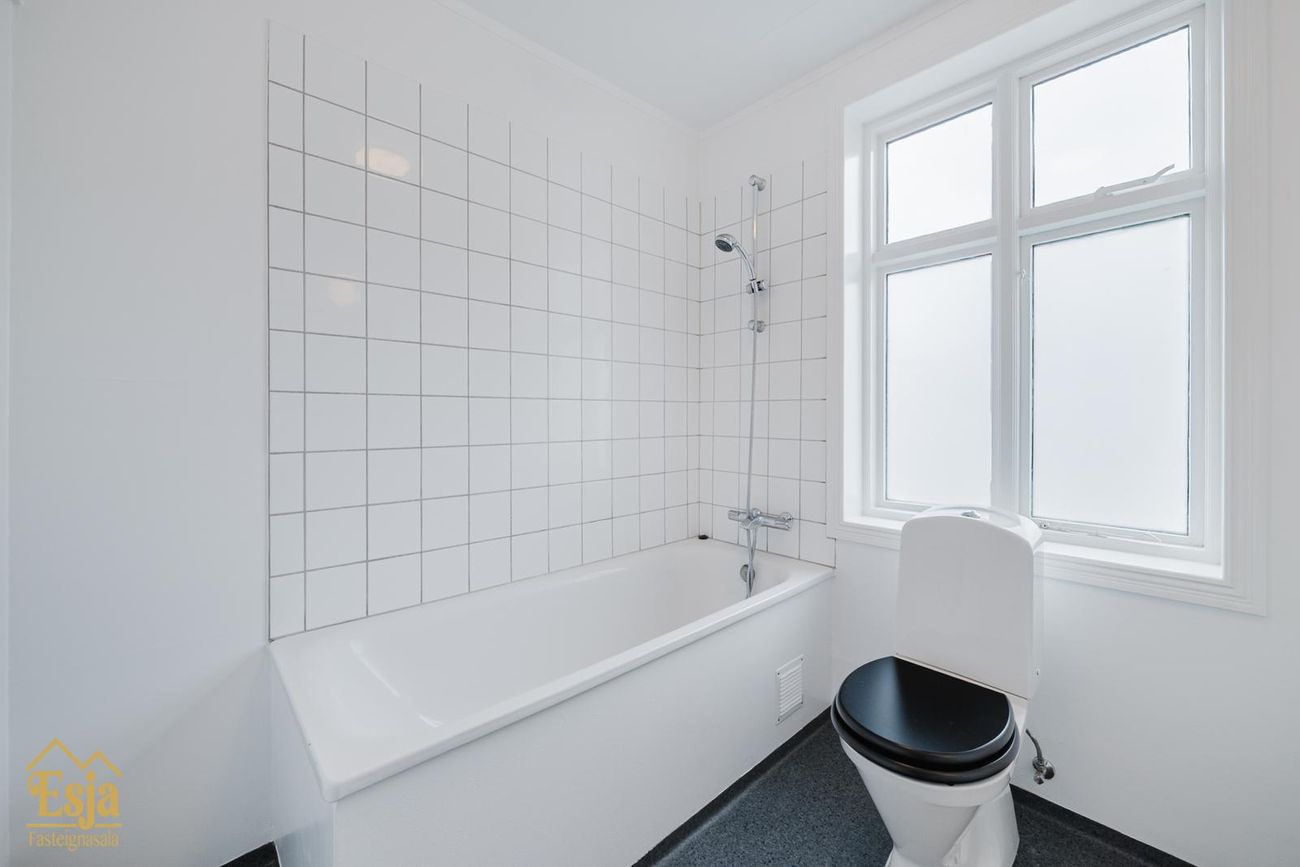 Hverfisgata 83, 101 Reykjavík