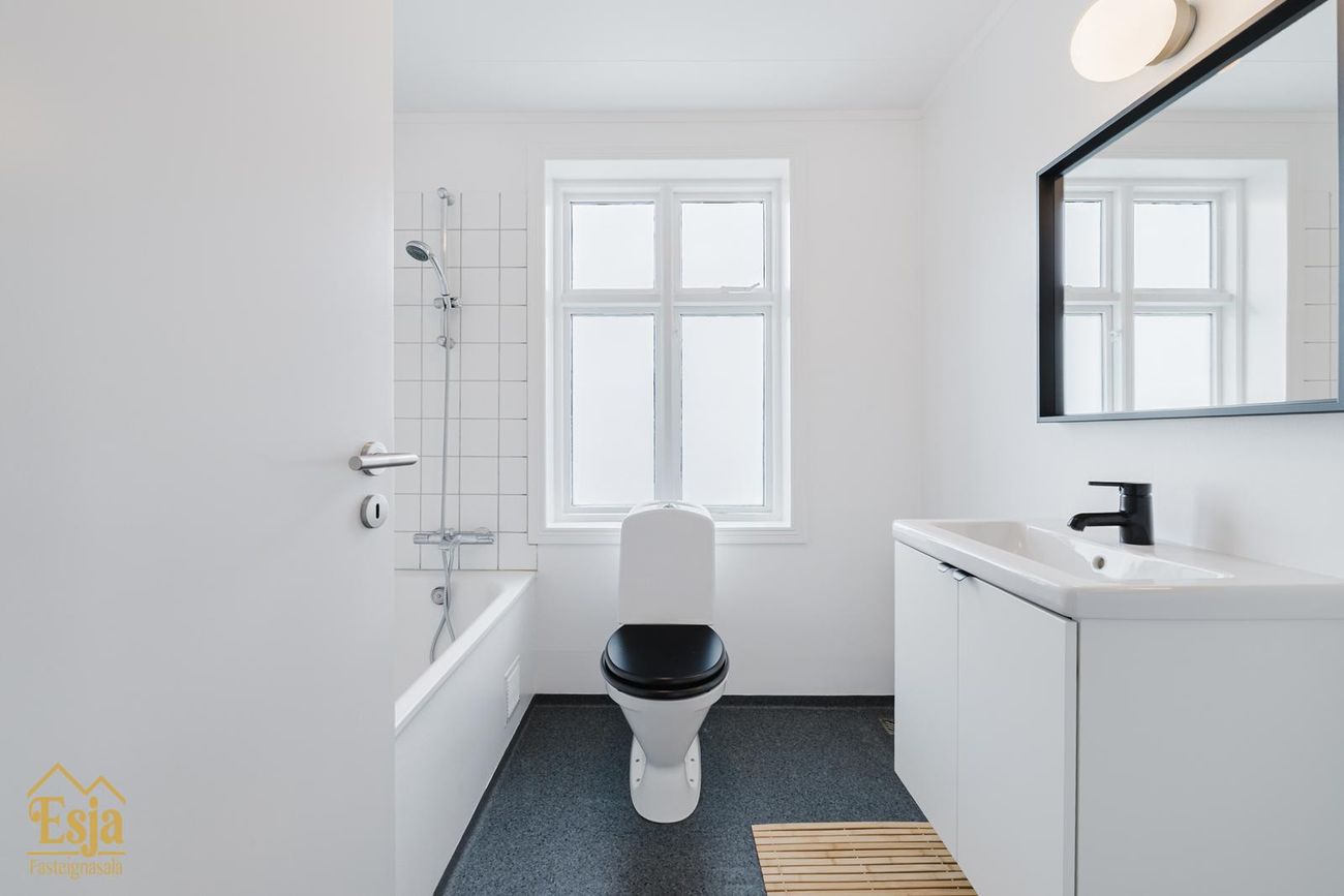 Hverfisgata 83, 101 Reykjavík