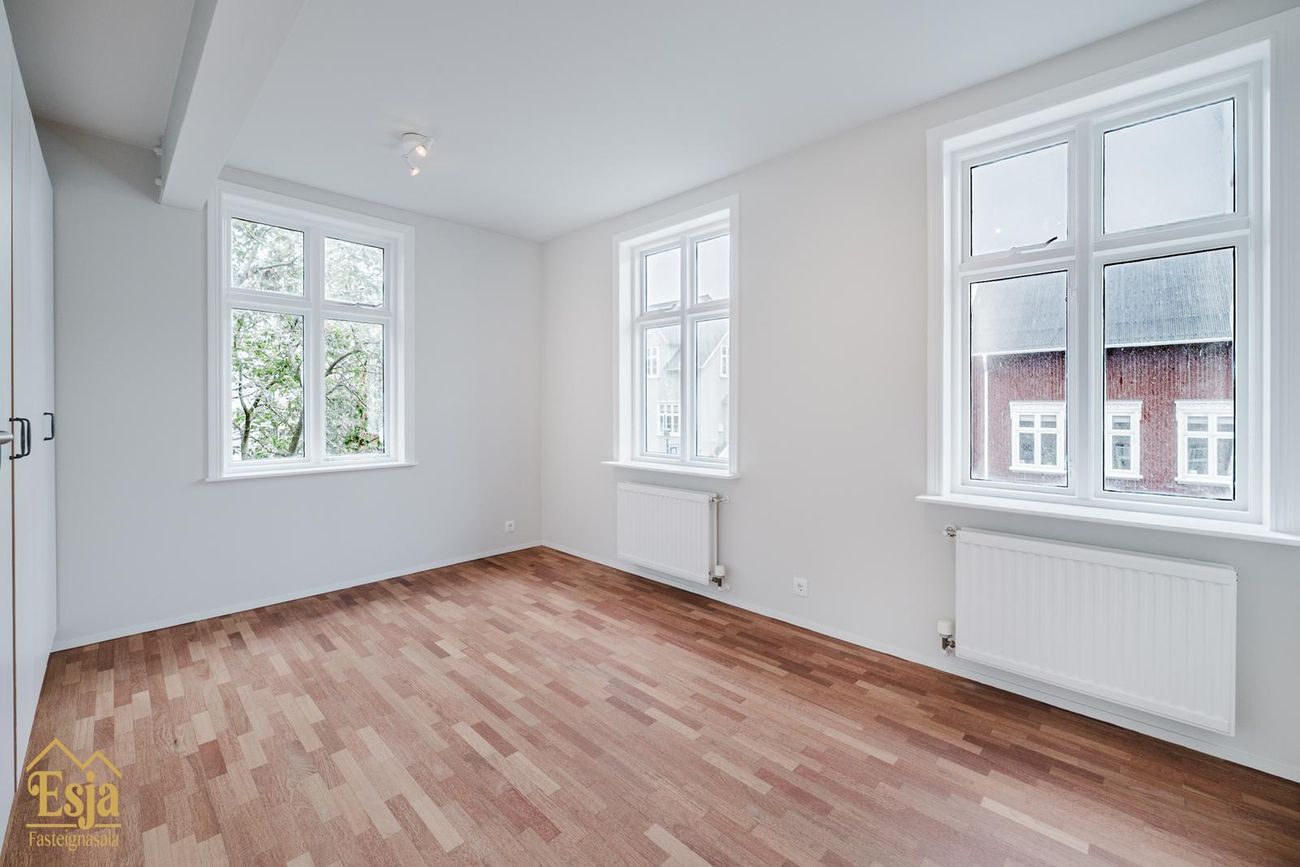 Hverfisgata 83, 101 Reykjavík