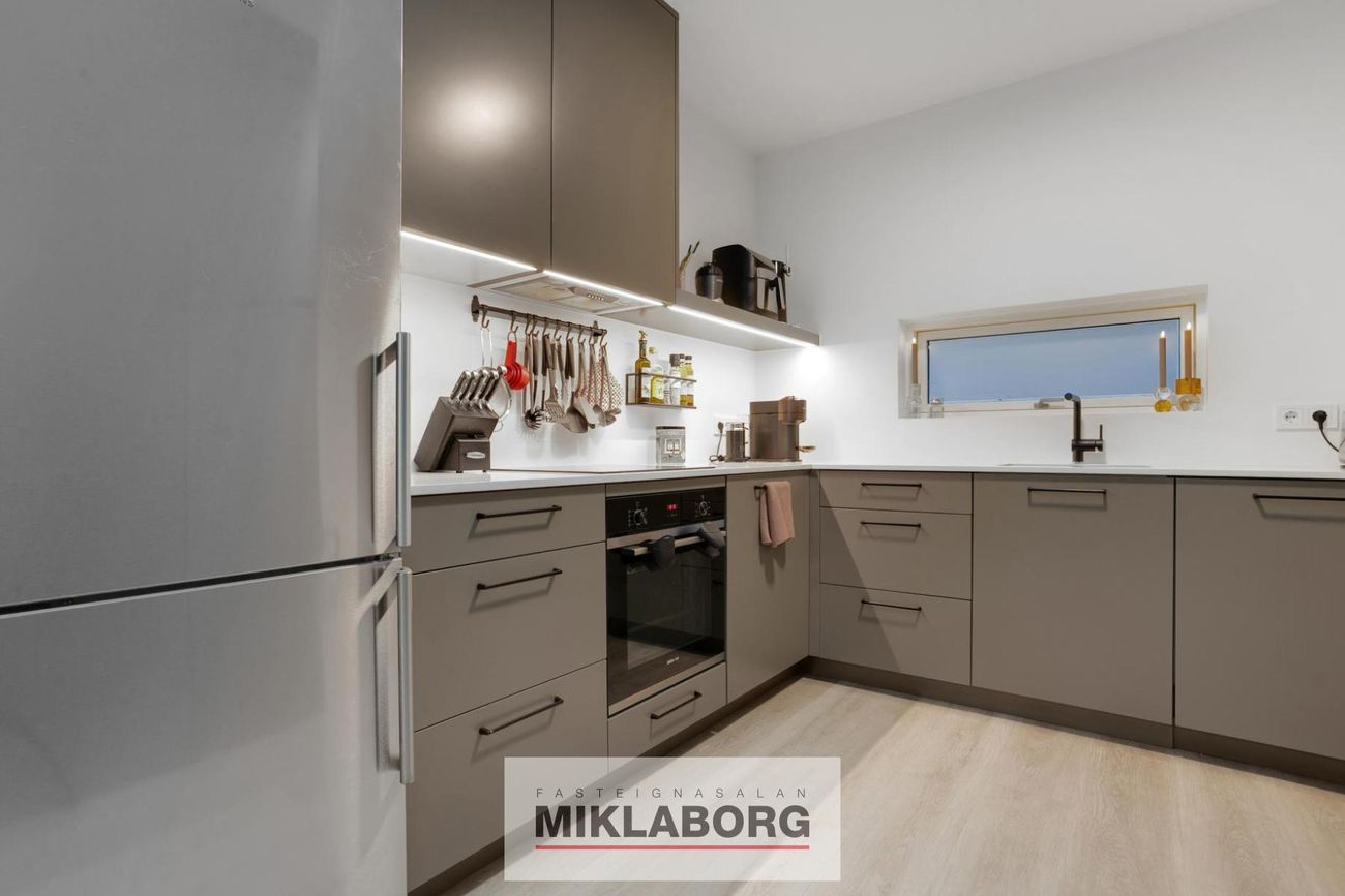 Dalsbraut 36, 260 Reykjanesbær