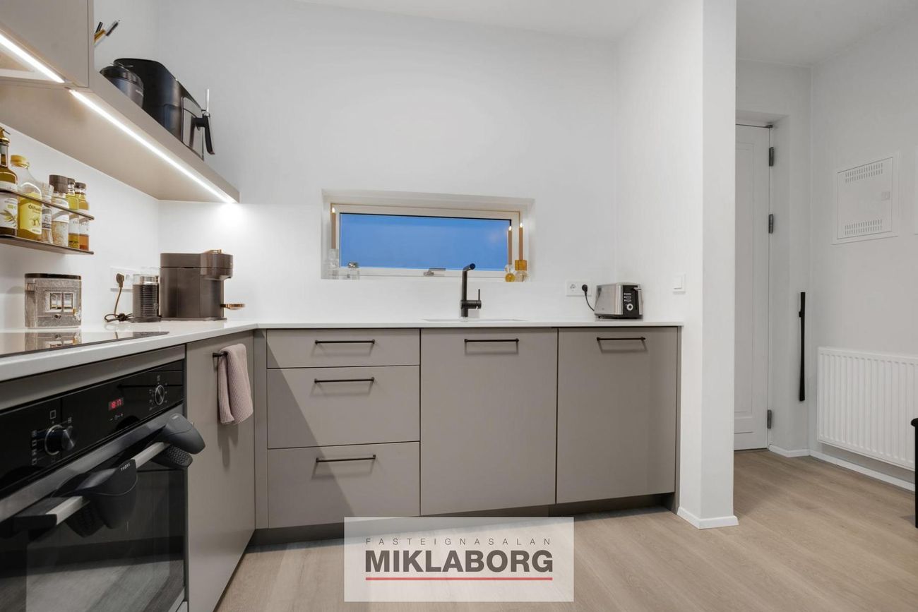 Dalsbraut 36, 260 Reykjanesbær