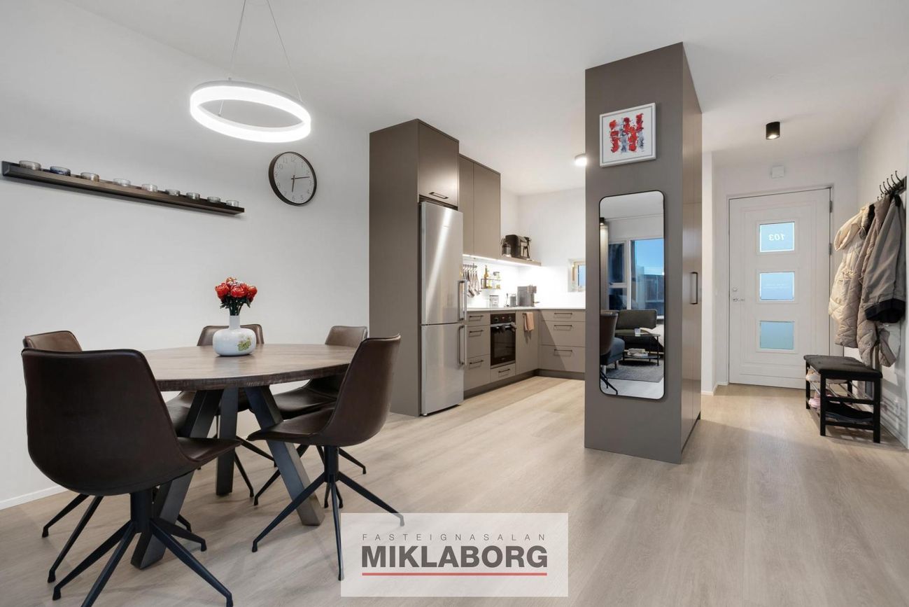 Dalsbraut 36, 260 Reykjanesbær