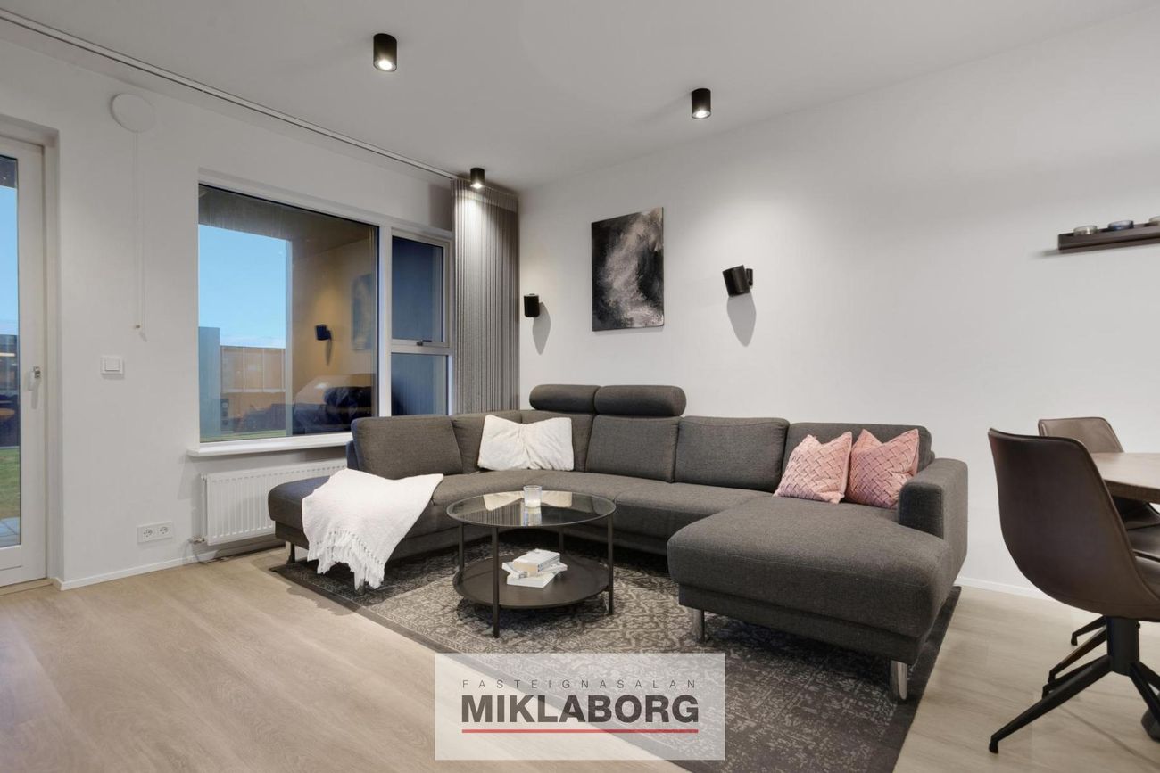 Dalsbraut 36, 260 Reykjanesbær
