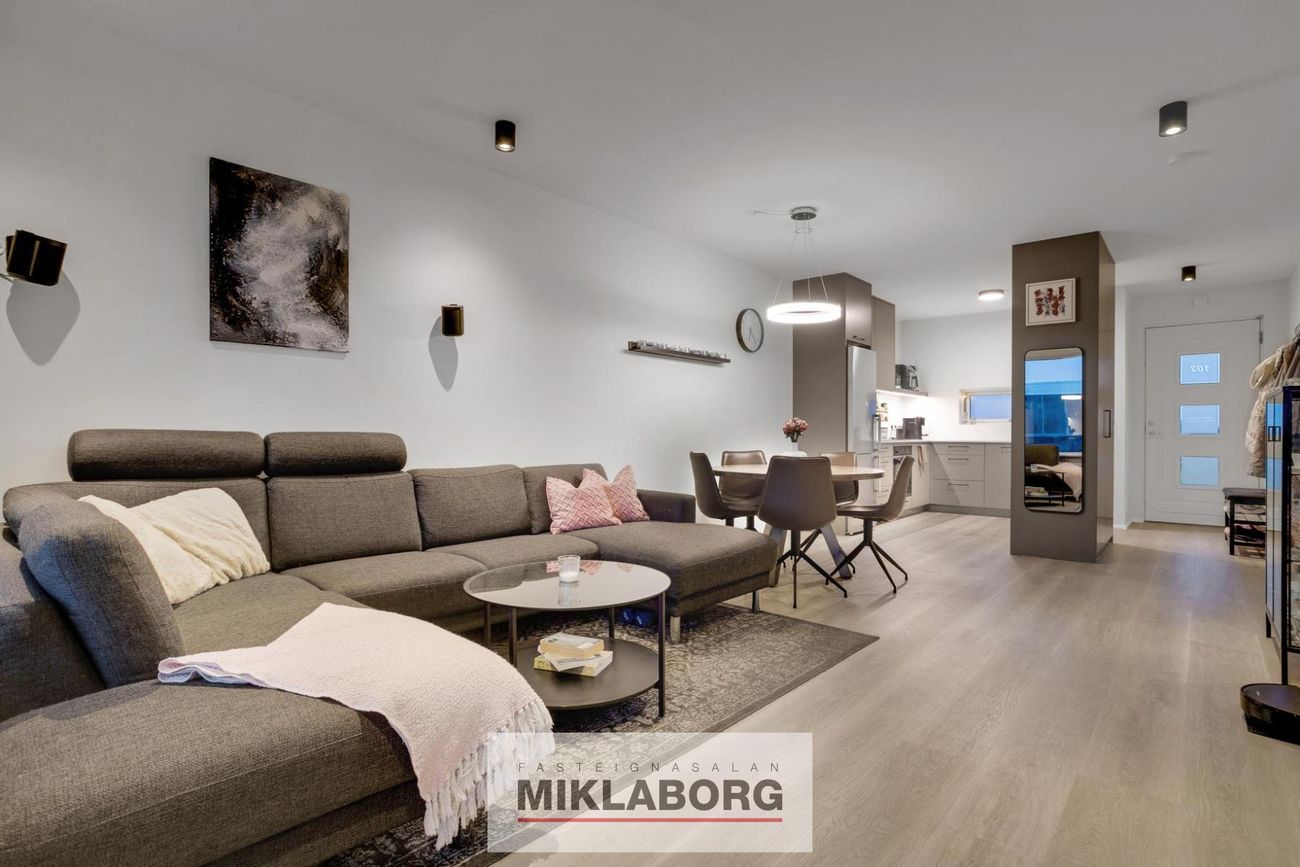 Dalsbraut 36, 260 Reykjanesbær