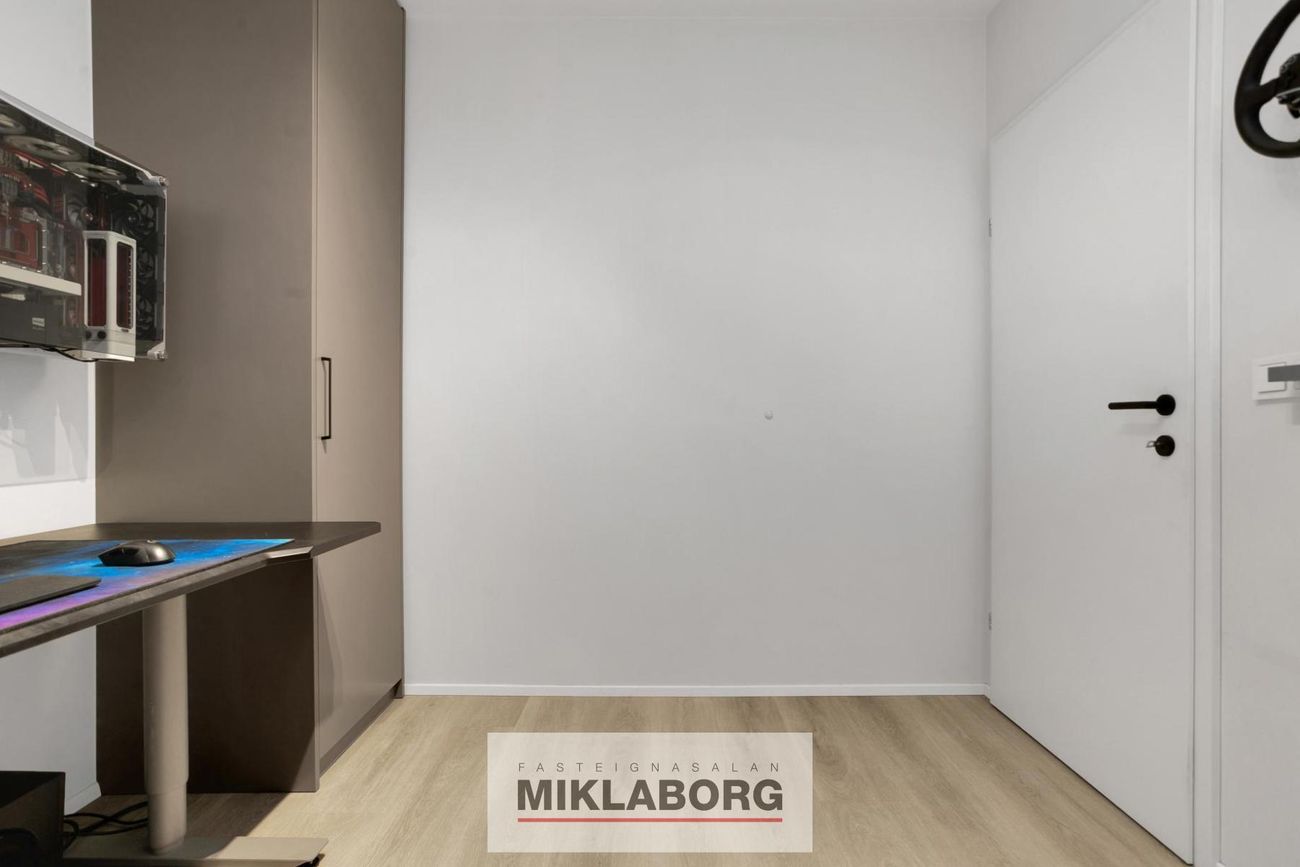 Dalsbraut 36, 260 Reykjanesbær