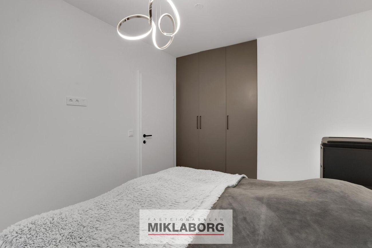 Dalsbraut 36, 260 Reykjanesbær