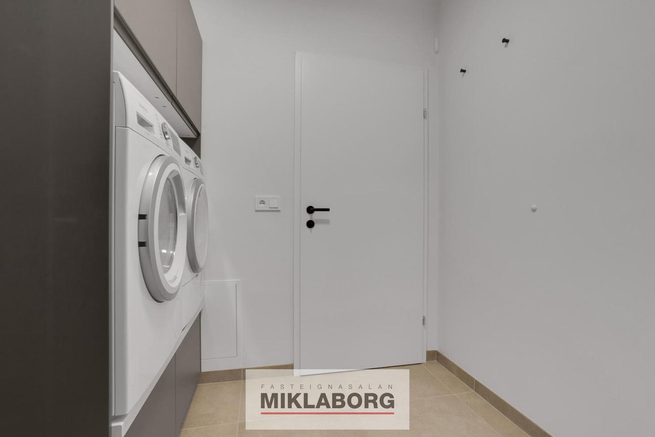 Dalsbraut 36, 260 Reykjanesbær