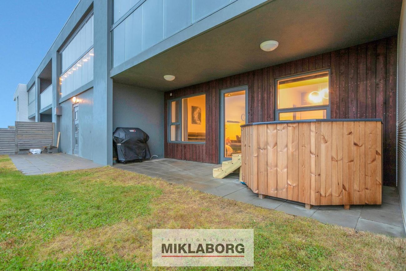 Dalsbraut 36, 260 Reykjanesbær
