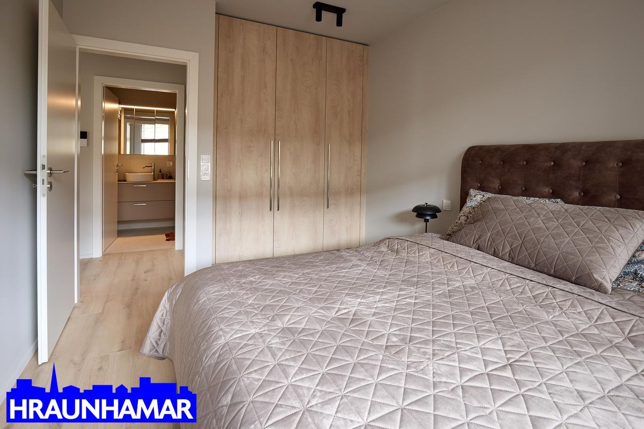 Baughamar 5, 221 Hafnarfjörður