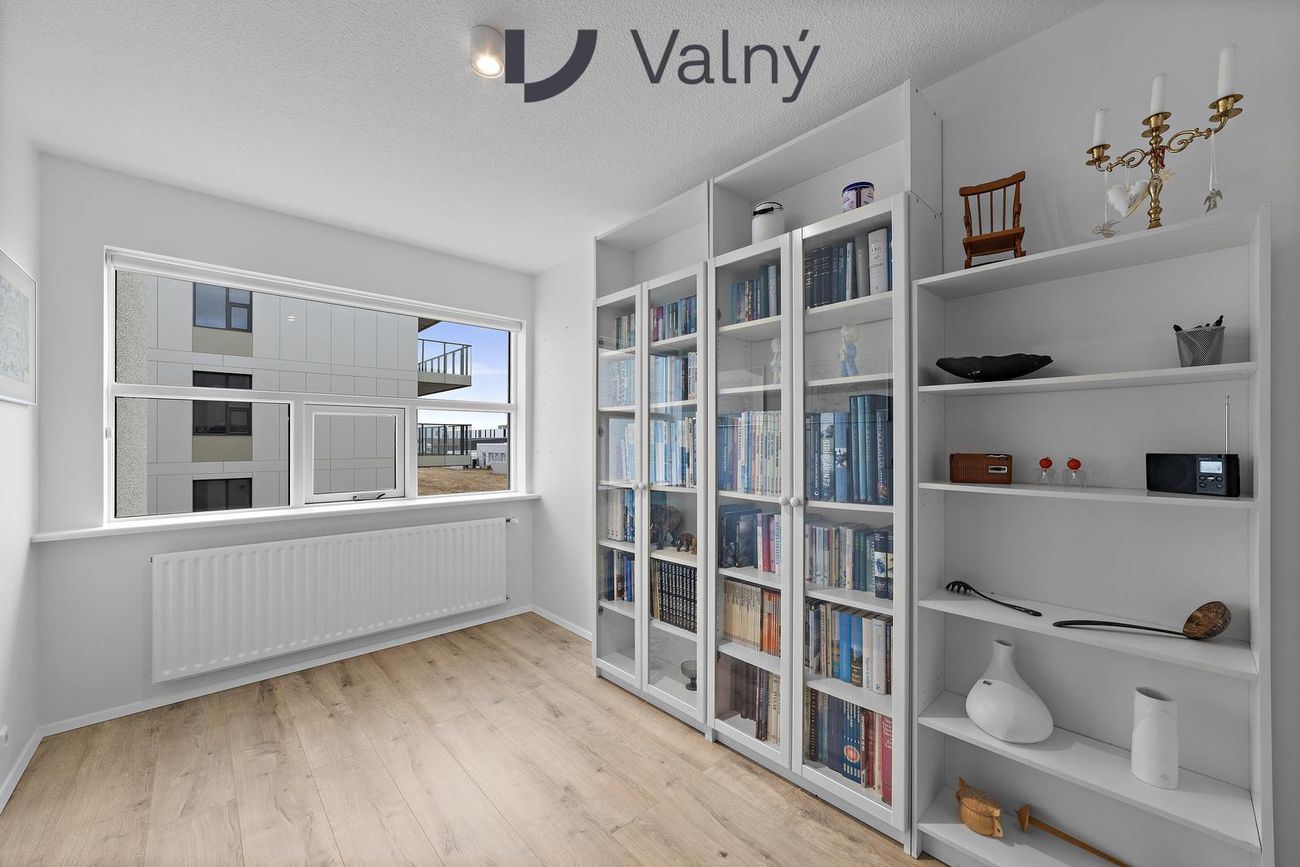Vallarbraut 6, 260 Reykjanesbær