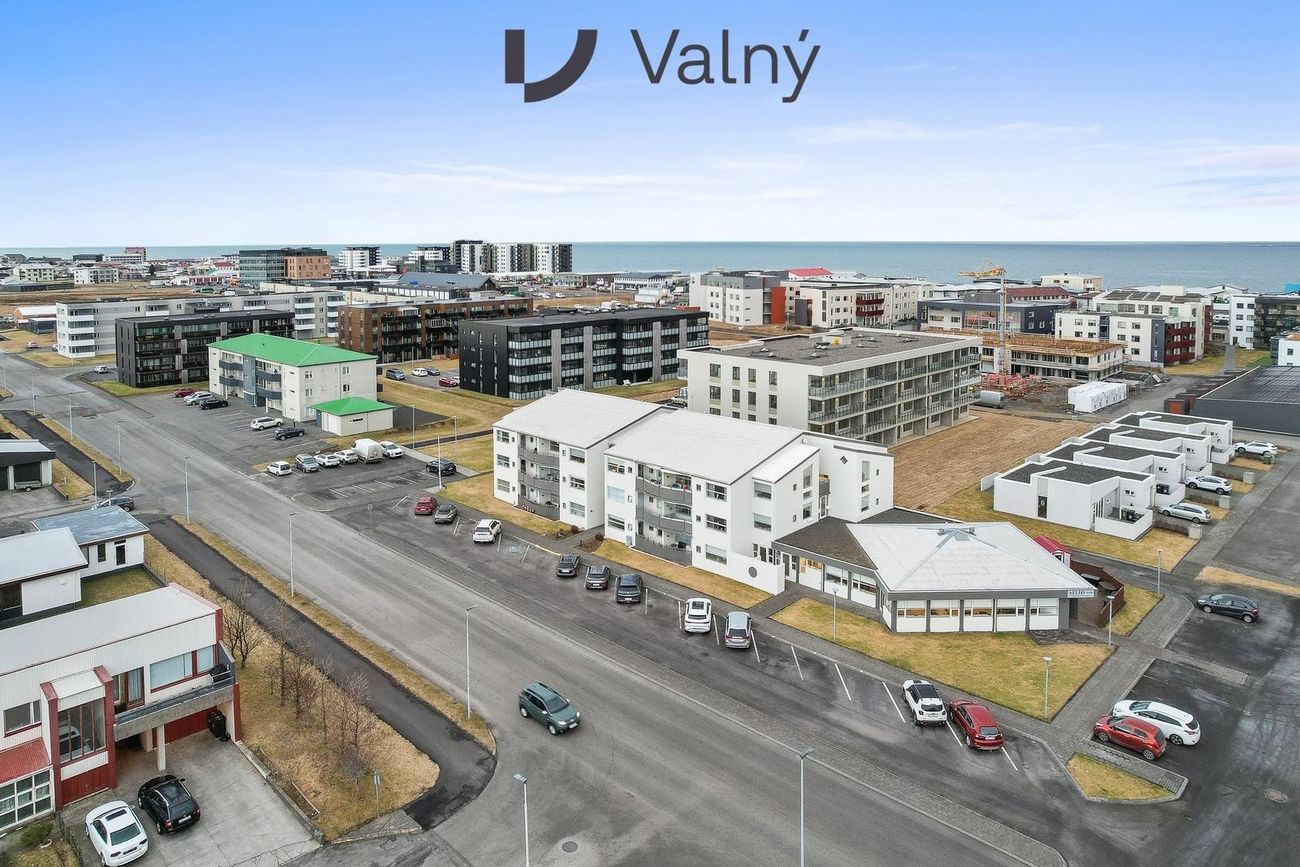 Vallarbraut 6, 260 Reykjanesbær