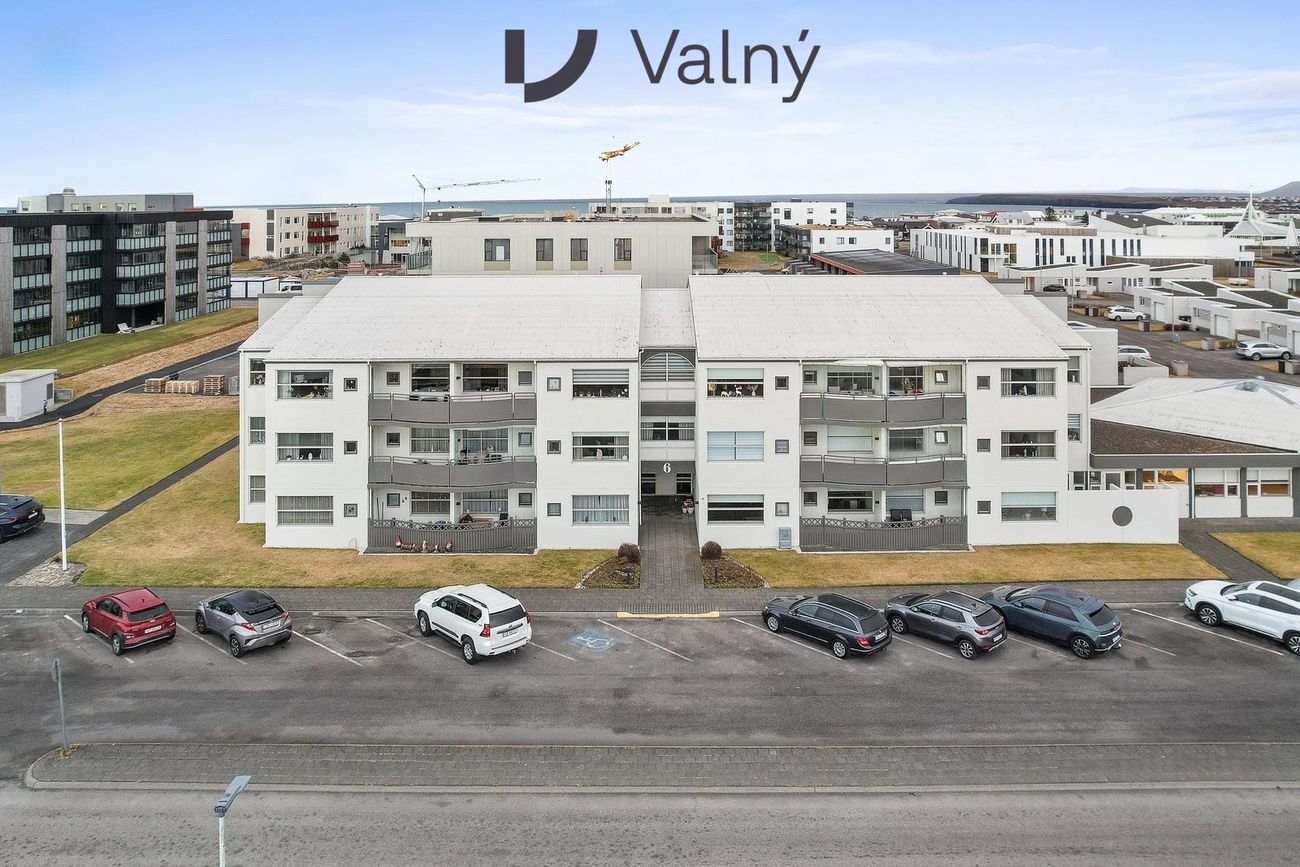 Vallarbraut 6, 260 Reykjanesbær