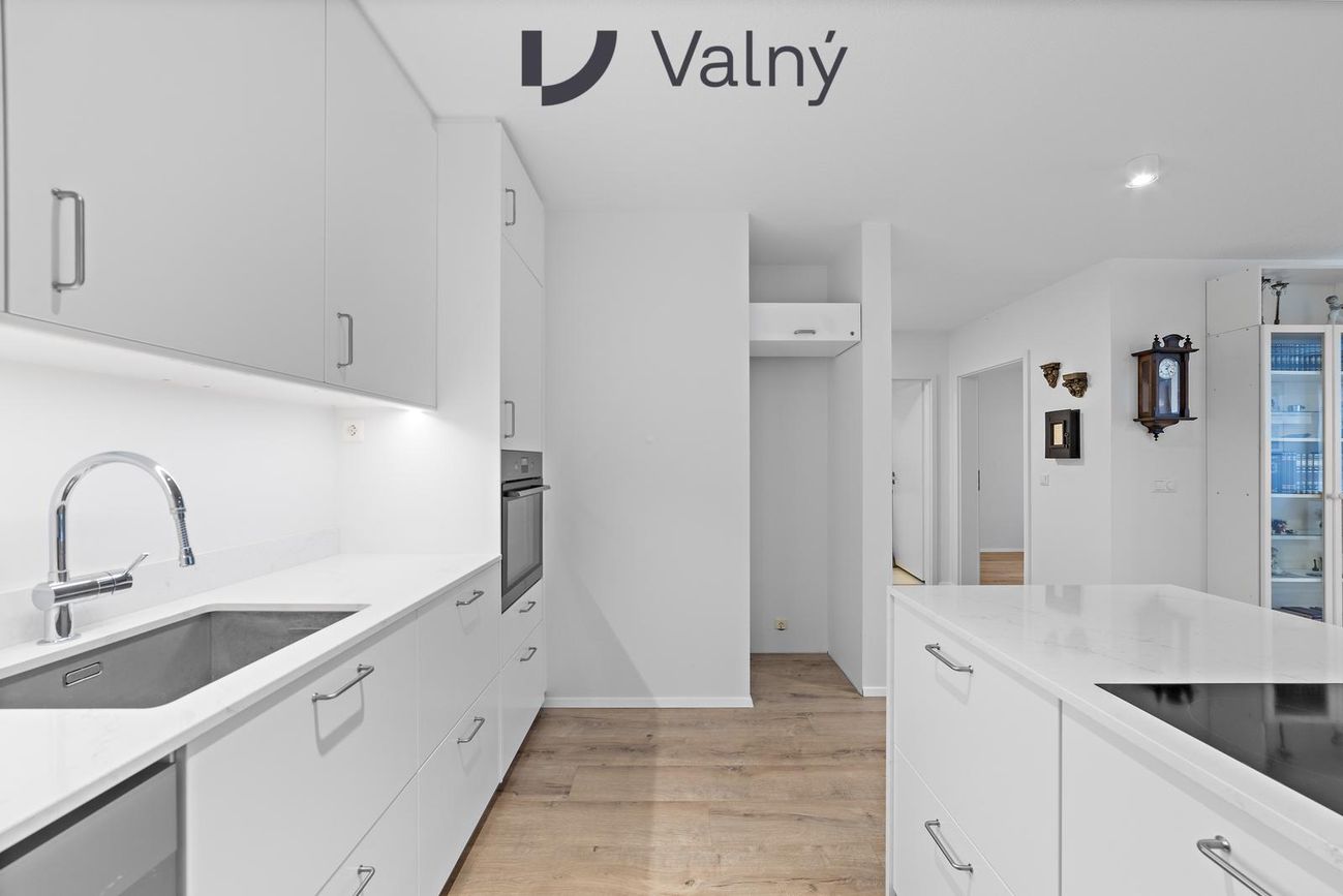 Vallarbraut 6, 260 Reykjanesbær