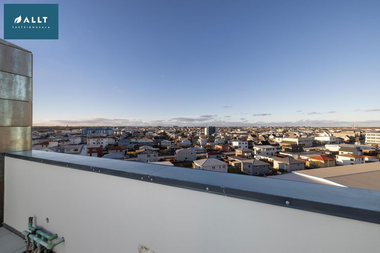 Víkurbraut 17, 230 Reykjanesbær