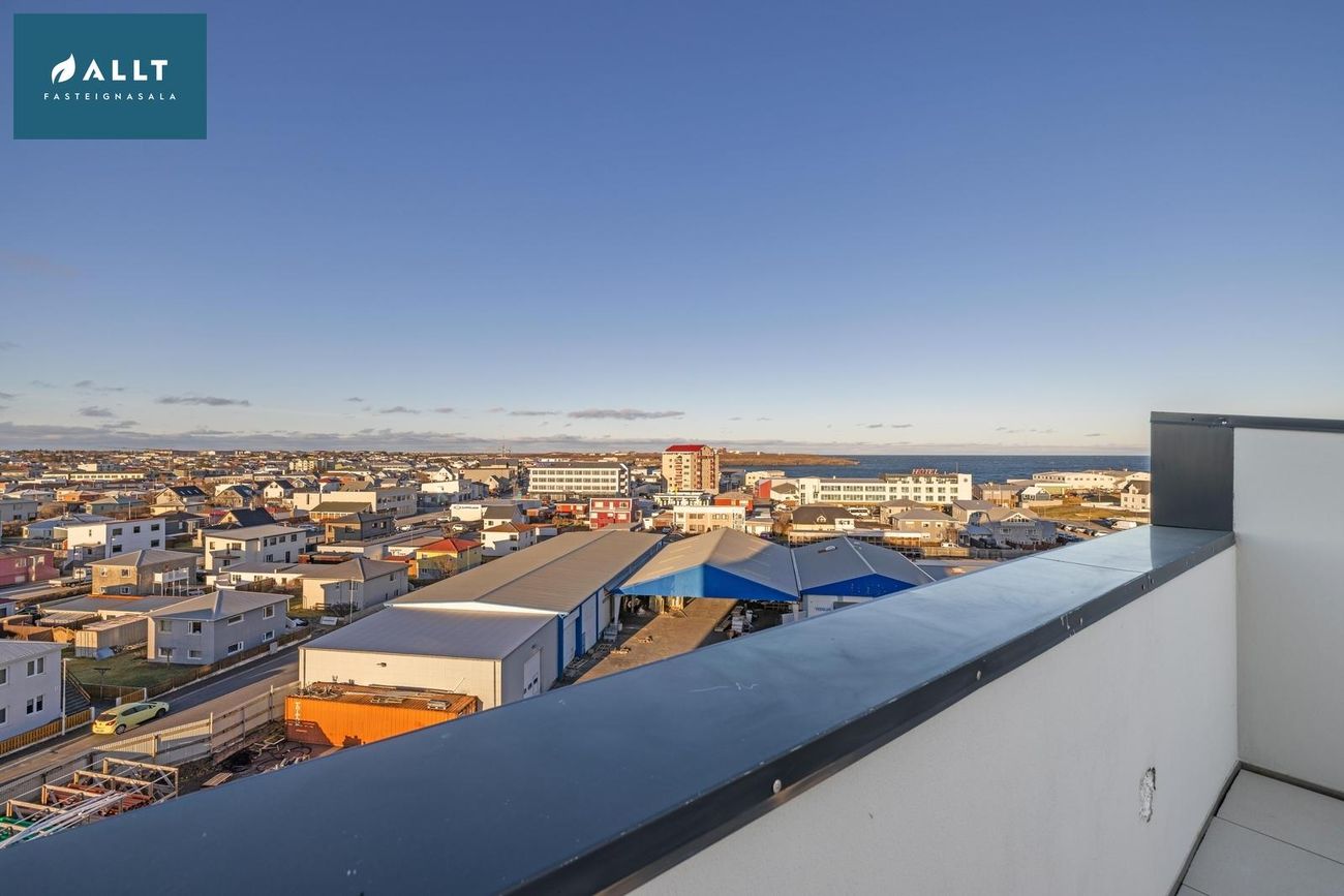 Víkurbraut 17, 230 Reykjanesbær