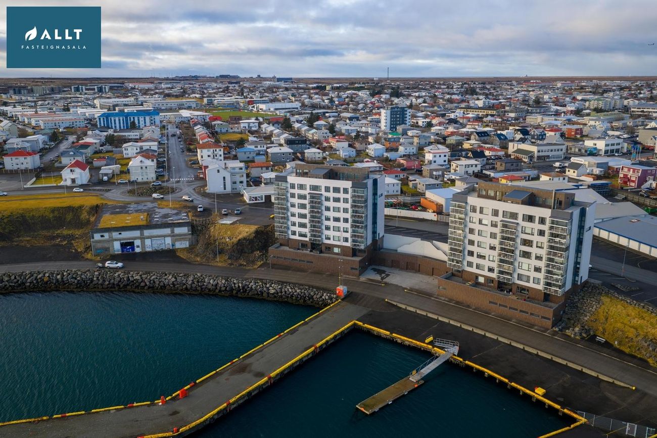 Víkurbraut 17, 230 Reykjanesbær