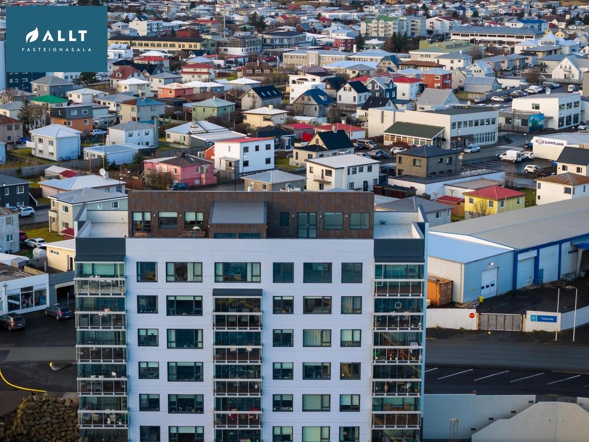 Víkurbraut 17, 230 Reykjanesbær