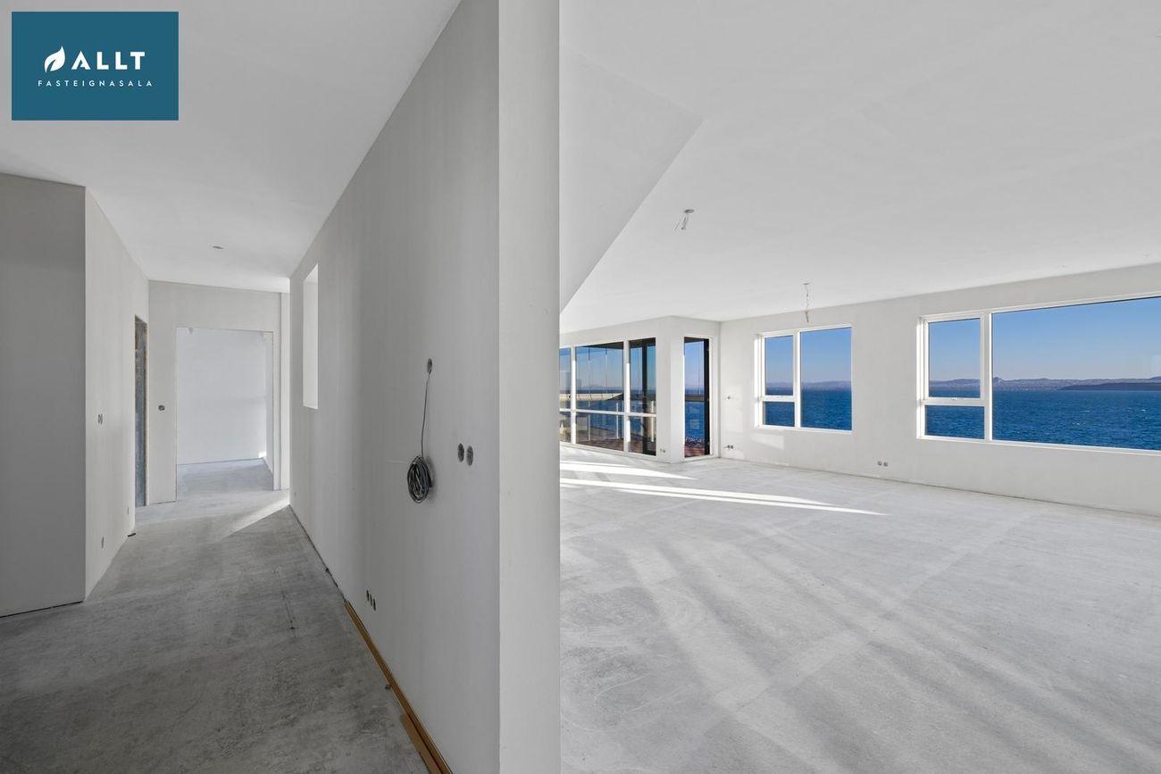 Víkurbraut 17, 230 Reykjanesbær