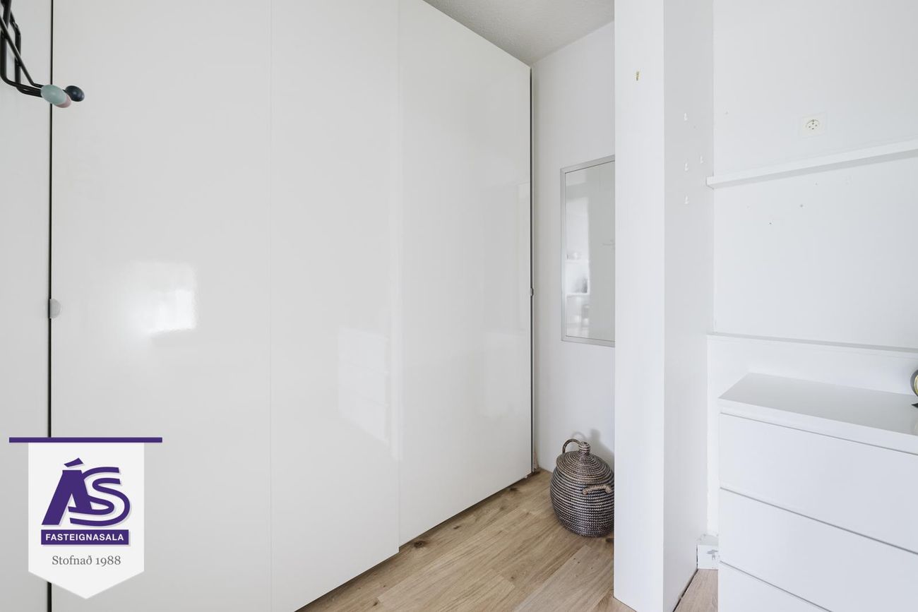 Sólvangsvegur 1, 220 Hafnarfjörður