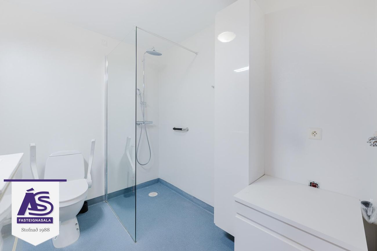 Sólvangsvegur 1, 220 Hafnarfjörður