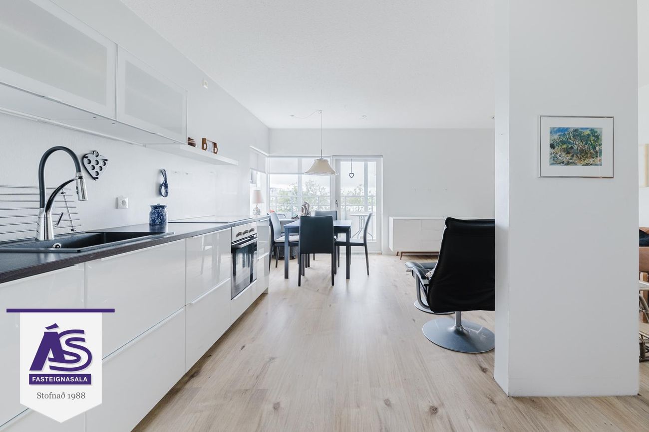 Sólvangsvegur 1, 220 Hafnarfjörður