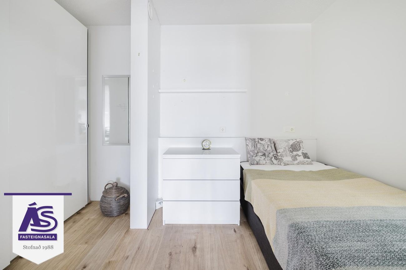 Sólvangsvegur 1, 220 Hafnarfjörður
