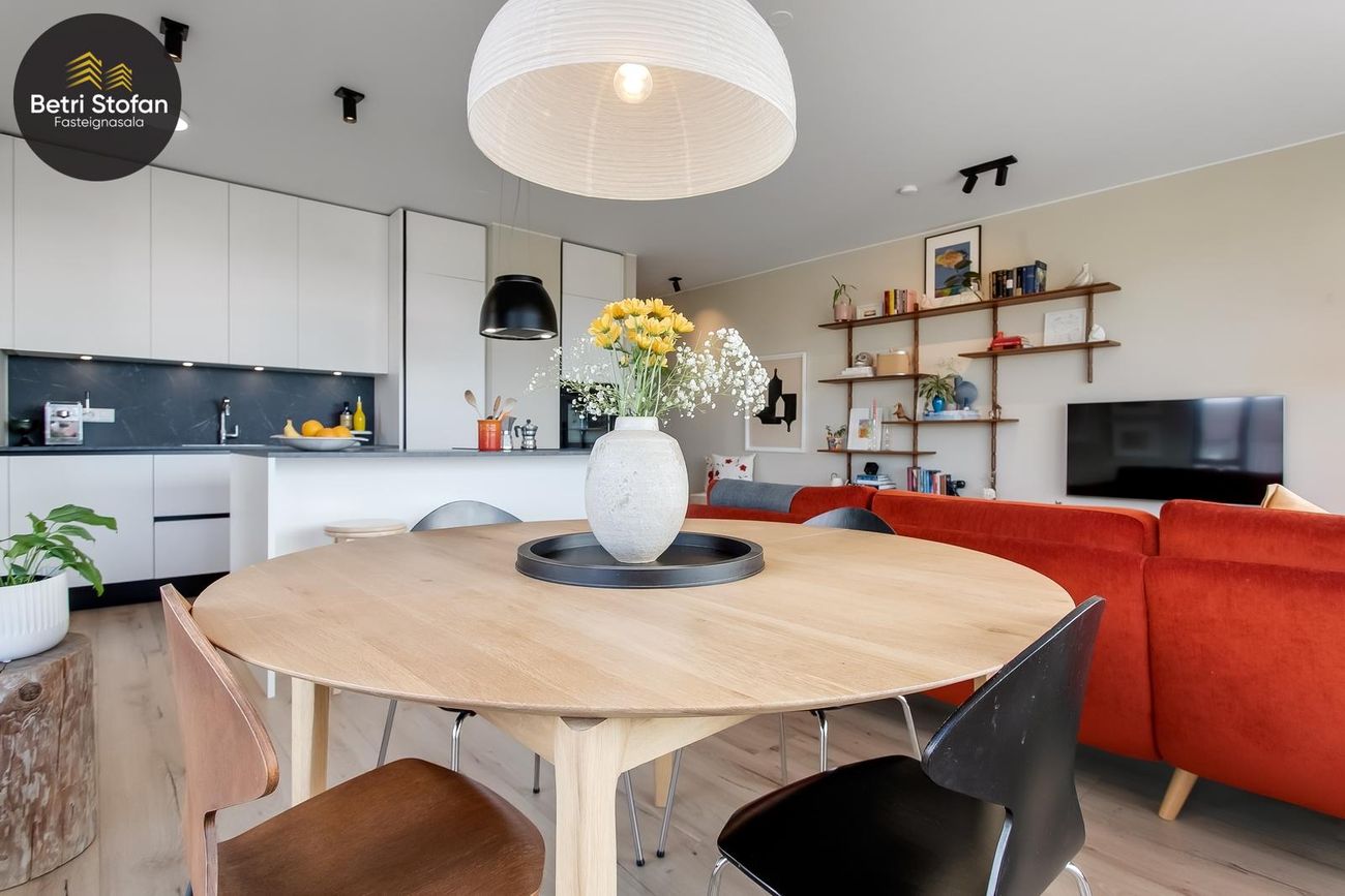 Smyrilshlíð 1, 102 Reykjavík