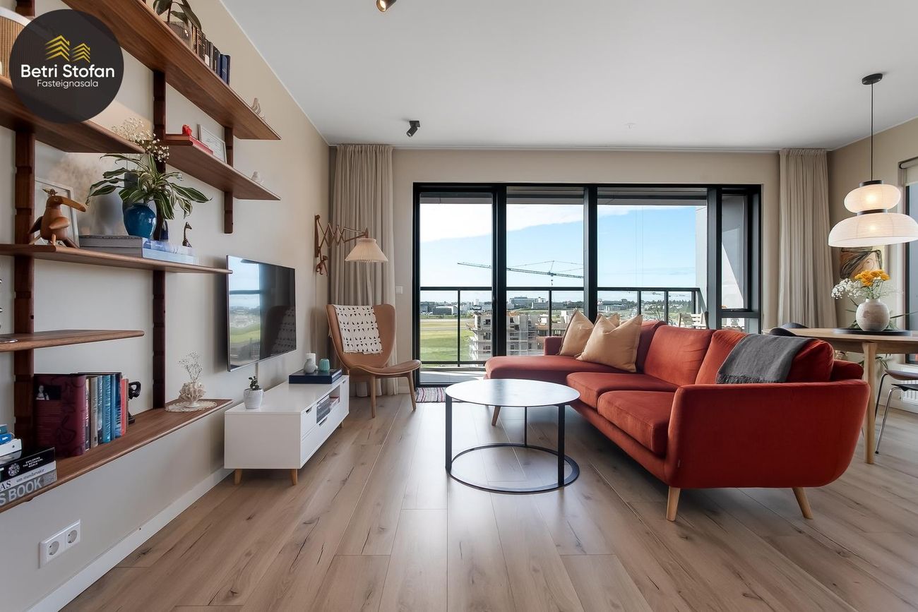 Smyrilshlíð 1, 102 Reykjavík
