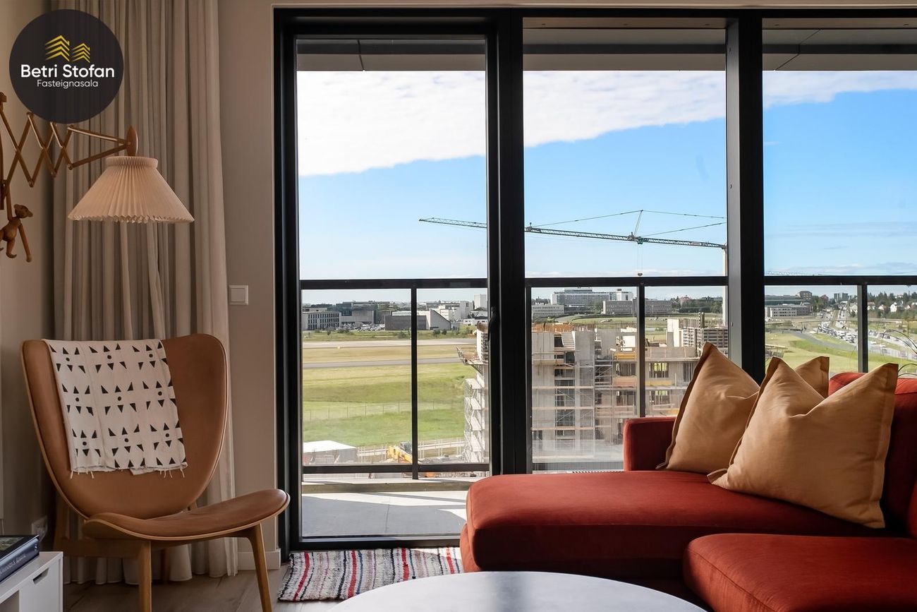 Smyrilshlíð 1, 102 Reykjavík