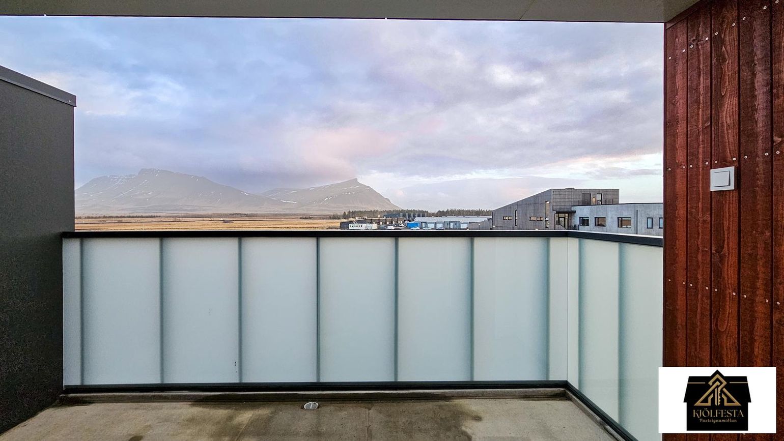 Asparskógar 18, 300 Akranes