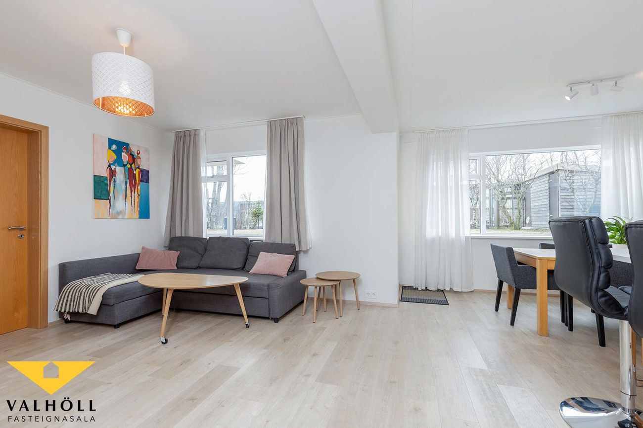 Gnoðarvogur 82, 104 Reykjavík