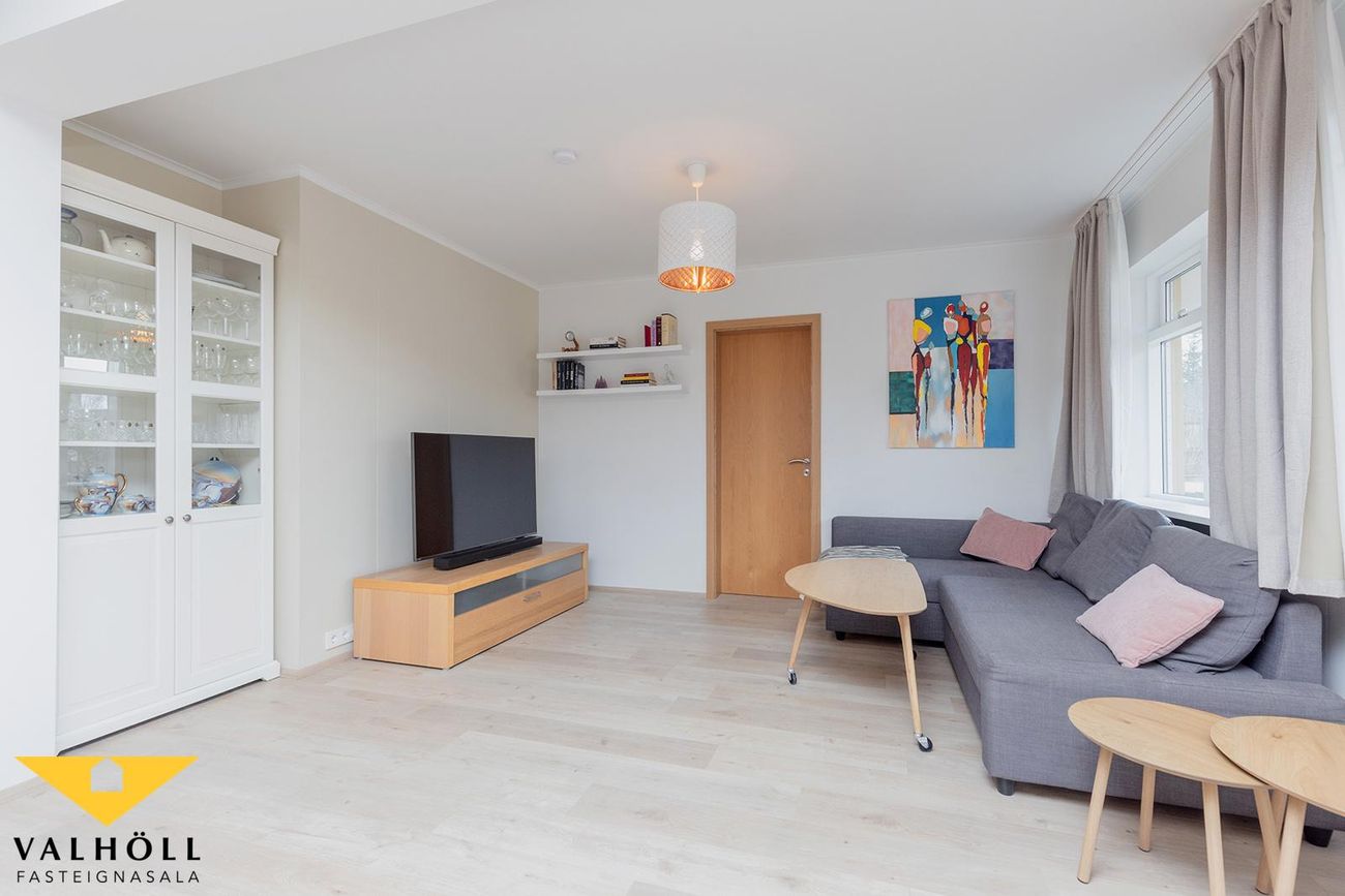 Gnoðarvogur 82, 104 Reykjavík