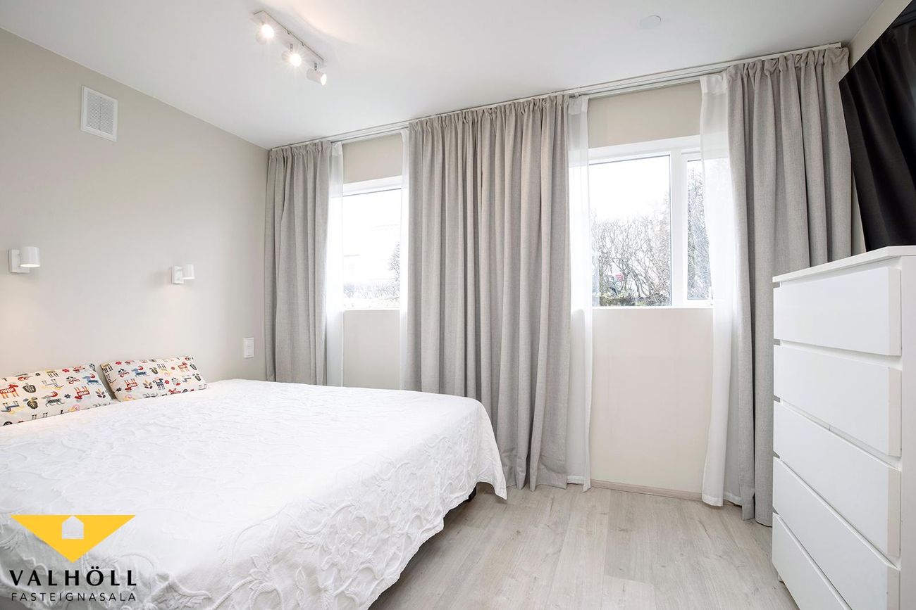Gnoðarvogur 82, 104 Reykjavík