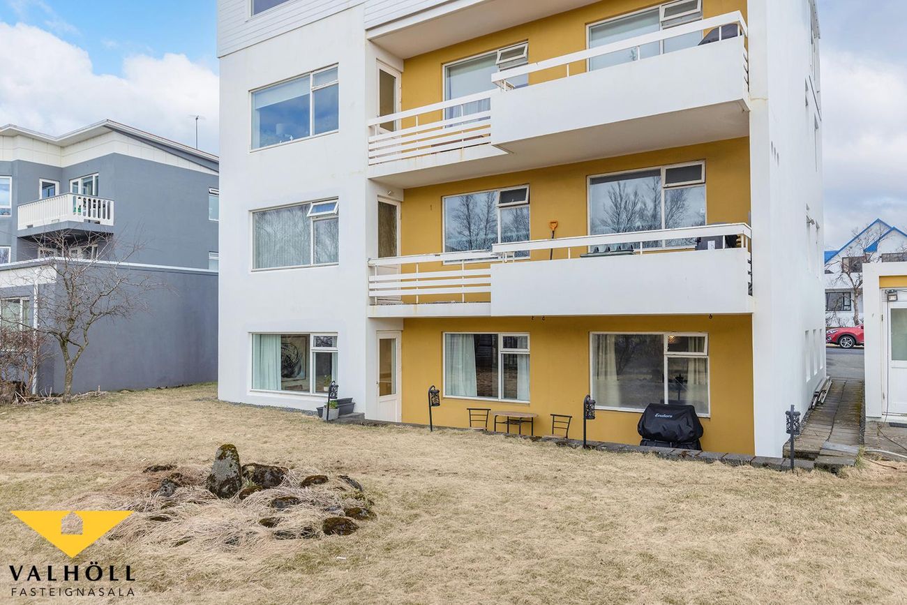 Gnoðarvogur 82, 104 Reykjavík