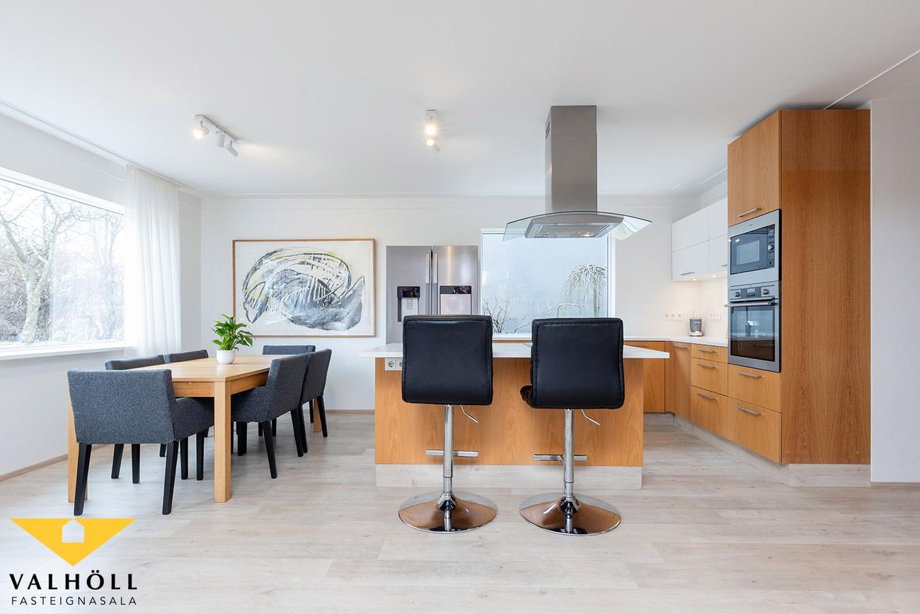 Gnoðarvogur 82, 104 Reykjavík